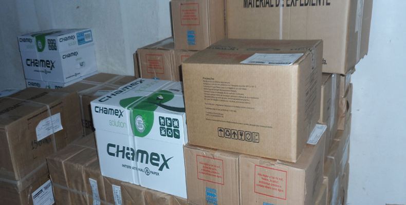 Caixas e volumes prontos para o transporte de malotes